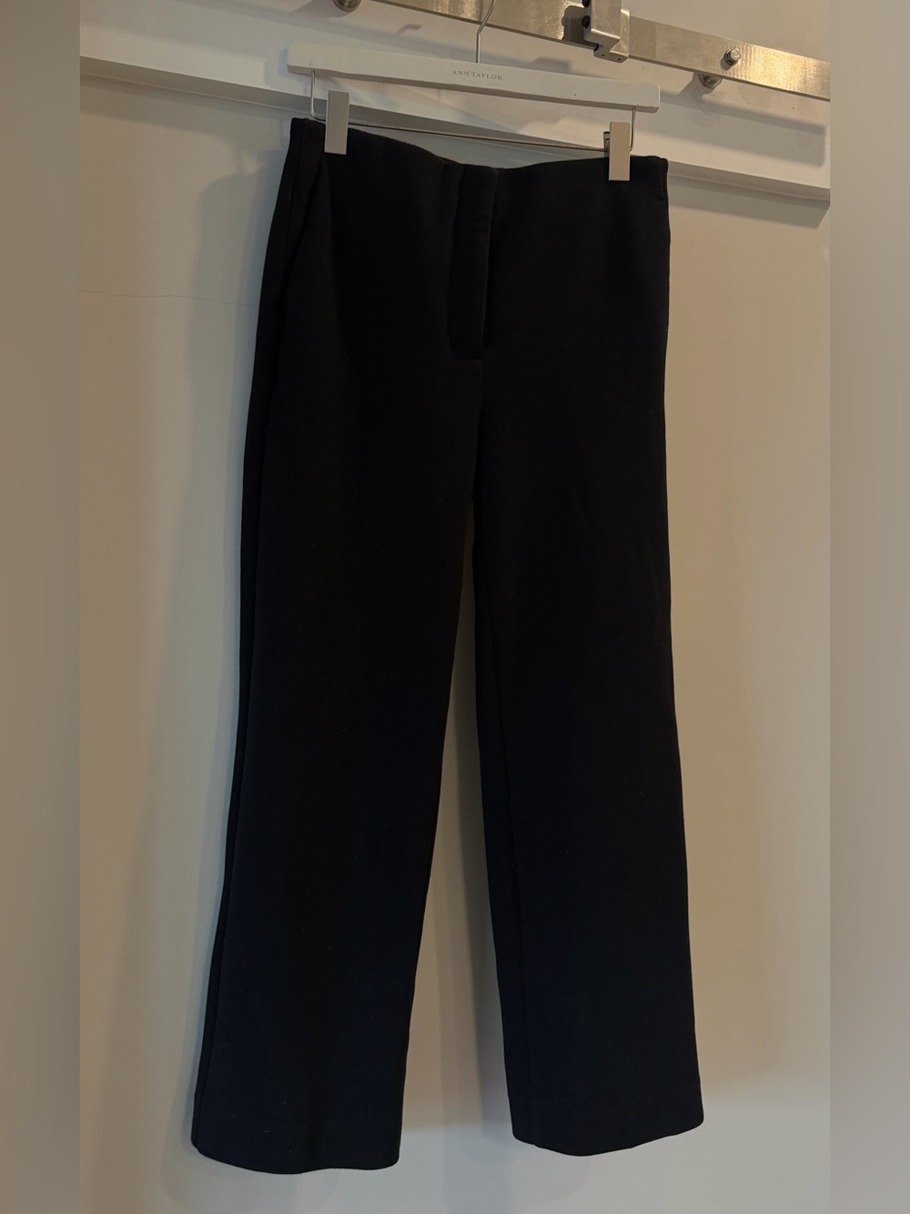 Ann Taylor Black Wide Leg Pull-On Trouser Pants Size 6